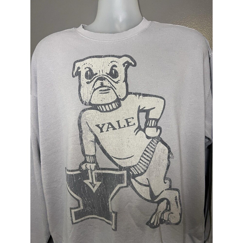 Yale Bulldogs Sweatshirt Mens Large Gray Crewneck Mascot Graphic Yale University